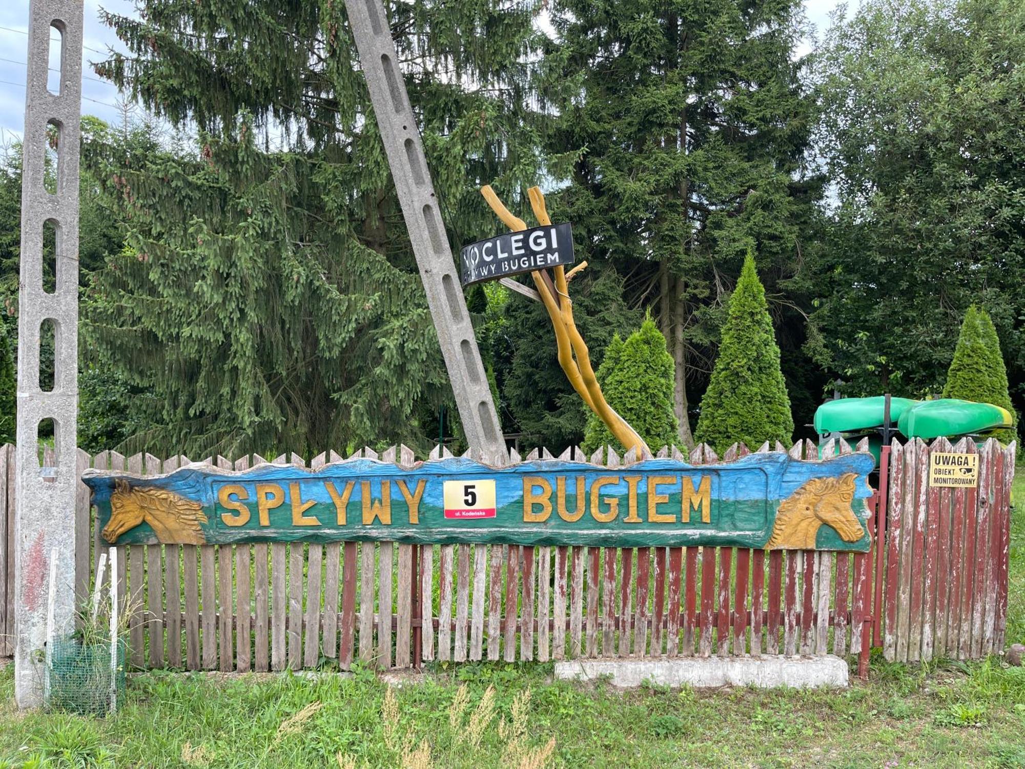 Noclegi-Splywy Bugiem Slawatycze Exterior photo